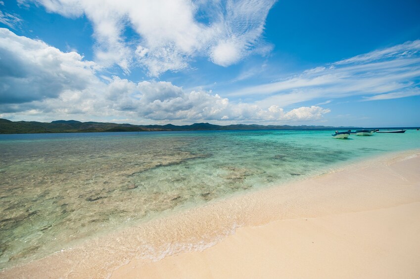 Paradise Island VIP Cruise with Lunch