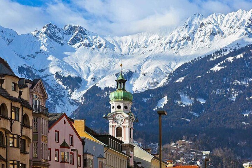 Scavenger hunt through Innsbruck's old town