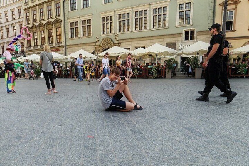Scavenger hunt through Innsbruck's old town
