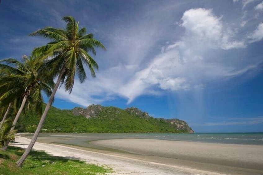 Private Guided Tour to Ao Manao Bay and Prachuabkirikhan from Hua Hin