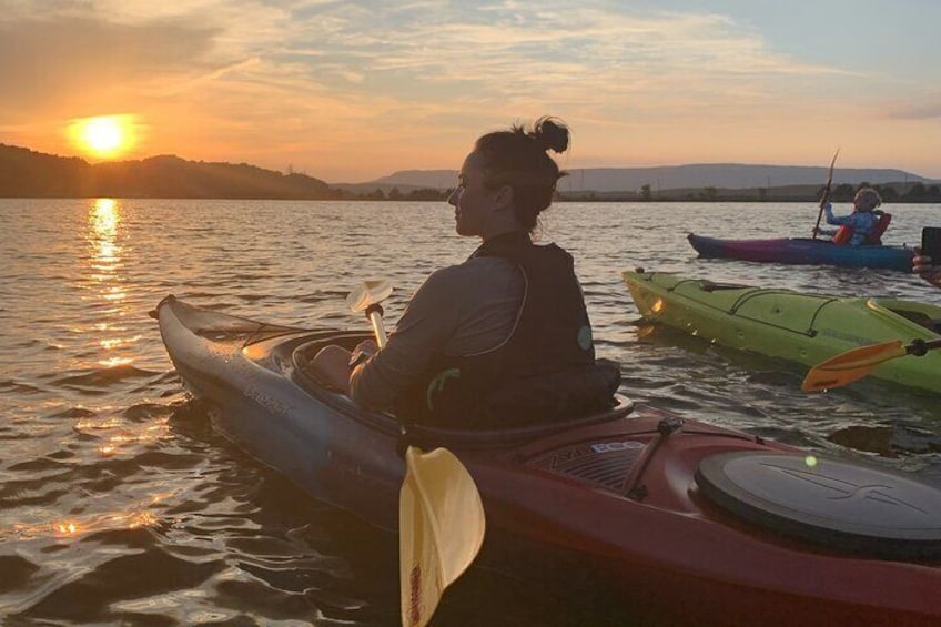 Beautiful sunset on the bat kayak tour with Chattanooga Guided Adventures