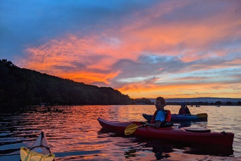 Stunning sunset with Chattanooga Guided Adventure Nickajack Bat Cave Kayak Tour
