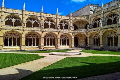 Discover Belem & Jeronimos Monastery: Private Half-Day Tour