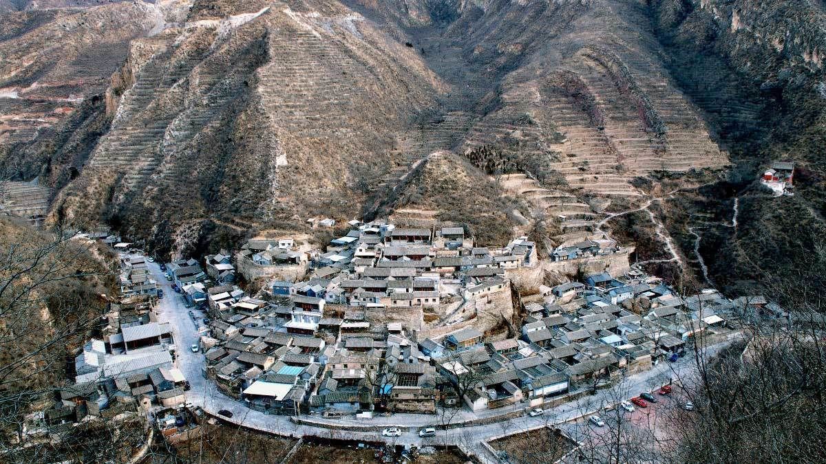 Guided Tour & Mountain Hike in Cuandixia Village