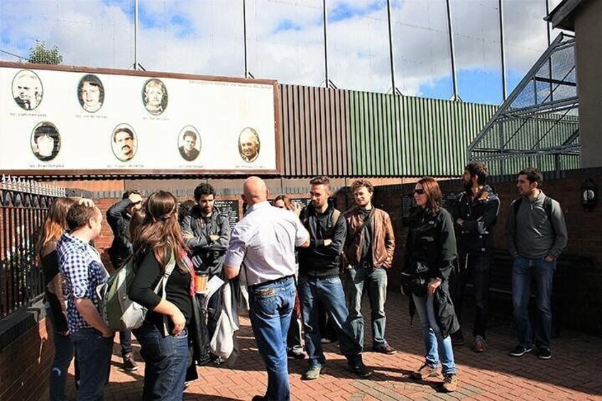 Belfast Political Tour-Conflicting Stories Walking Tour