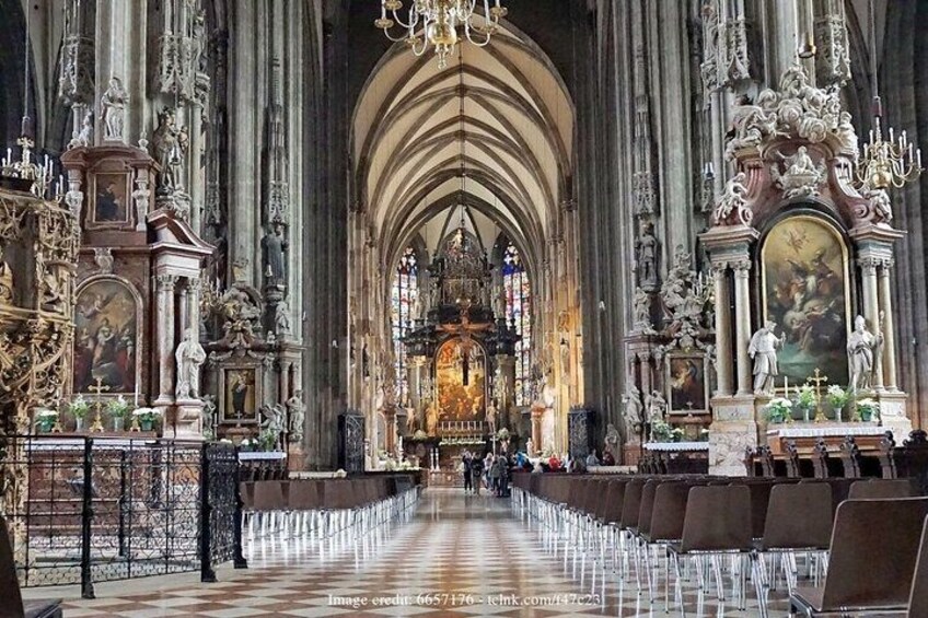 The Catacombs of St. Stephen’s Cathedral: Private 2.5-hour Tour