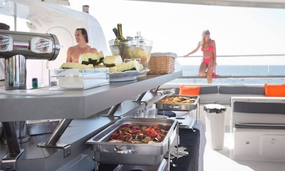 Catamaran Cruise Along the Bay of Palma with Lunch or Dinner
