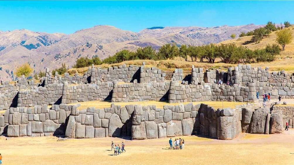saqsaywaman wall