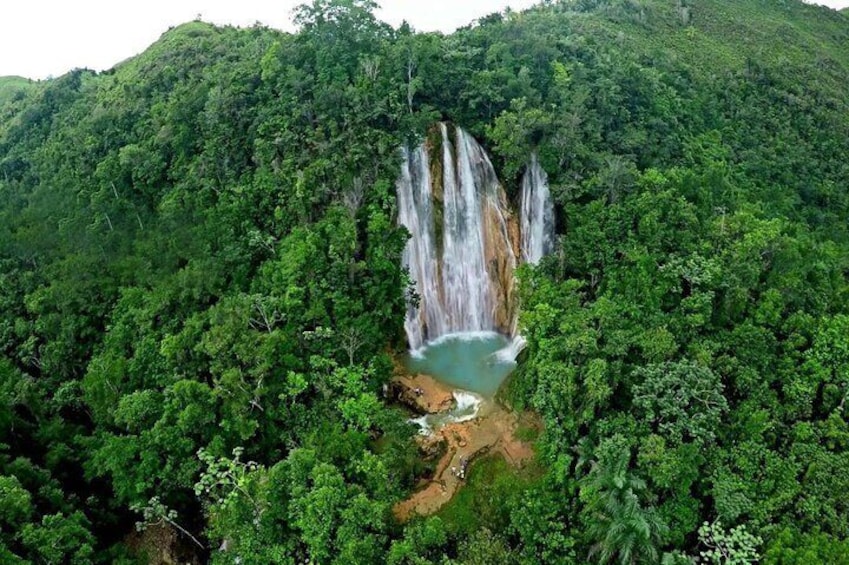 Tour to El Limón Waterfall and Cayo Levantado with Lunch