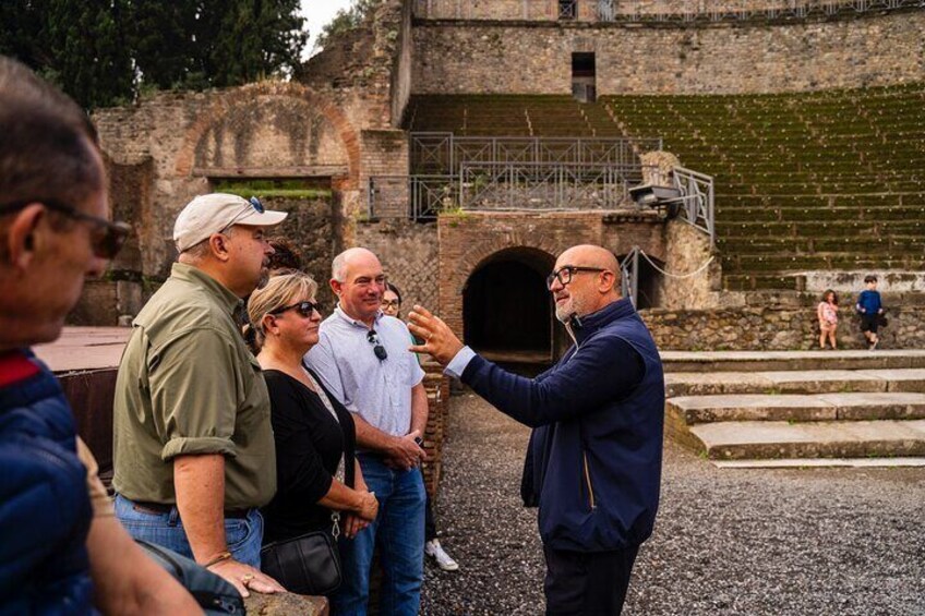 Semi - Private tour of Pompeii with an Archeologist