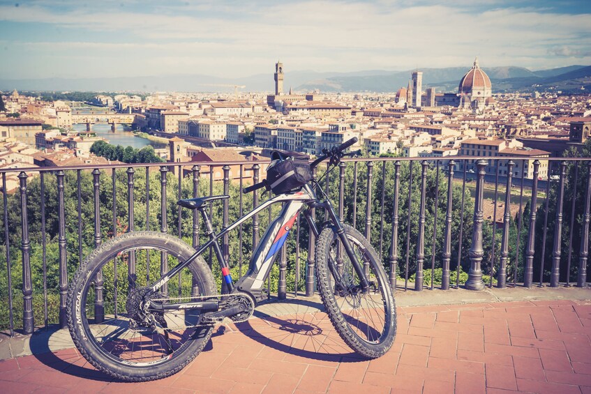 Explore Florence by E-Bike with Gelato Tasting & optional Lunch
