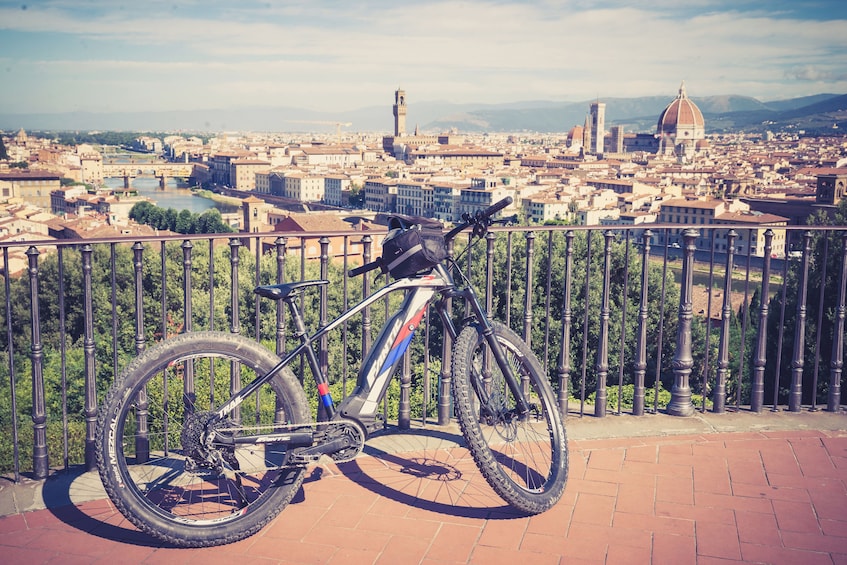 Explore Florence by E-Bike with Gelato Tasting & optional Lunch