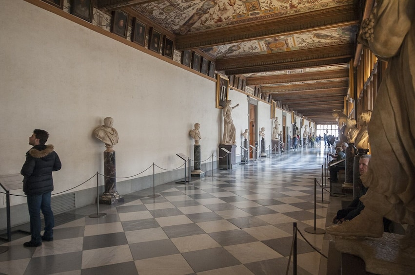 Florence Wonders & Uffizi Gallery - small group Guided Visit