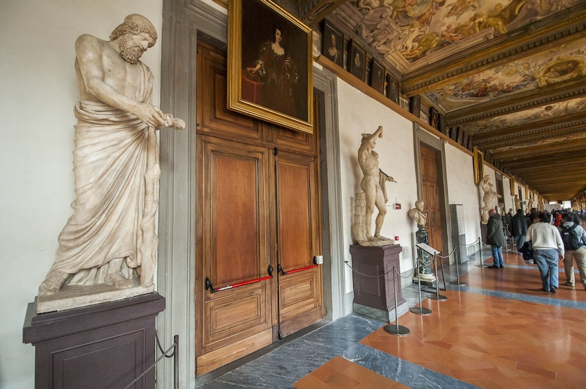 Florence Wonders & Uffizi Gallery - small group Guided Visit