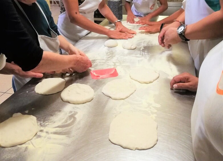 Apri foto 4 di 7. Handmade Pasta & typical Dessert Cooking Class