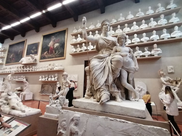 Skip-the-Line: Accademia Gallery Tour with Audio-guide