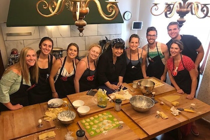 Toskanische Pasta-Meisterklasse-Kocherlebnis in kleiner Gruppe