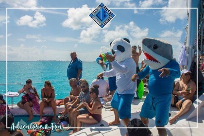 Luxury Catamaran tour to isla mujeres with transport from Tulum