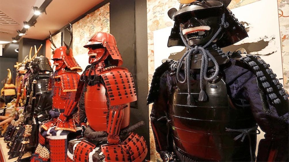 Apri foto 1 di 10. View of many armors on the Samurai Armor Wearing tour in Tokyo, Japan
