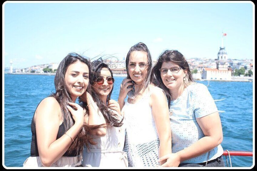 Bosphorus Cruise Boat Tour İstanbul 4H Tour And Golden Horn And Rumeli Fortress