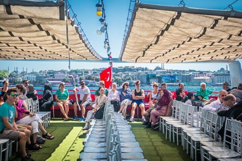 Bosphorus Cruise Boat Tour İstanbul And Golden Horn With Guide