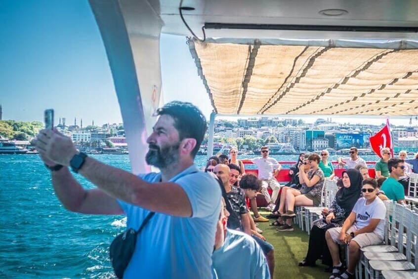 Bosphorus Cruise Boat Tour İstanbul And Golden Horn With Guide