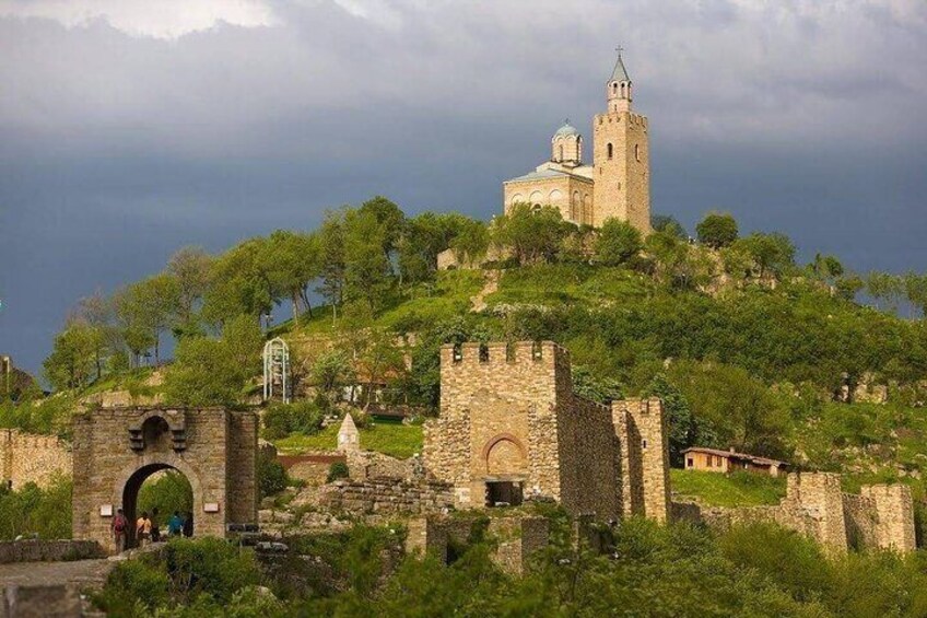 Bulgaria Private Tour: Ivanovo Cave Churches, Hotnitsa Waterfall, Veliko Tarnovo