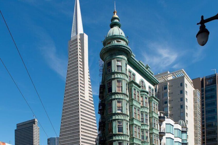 Transamerica building stop in Downtown San Francisco 