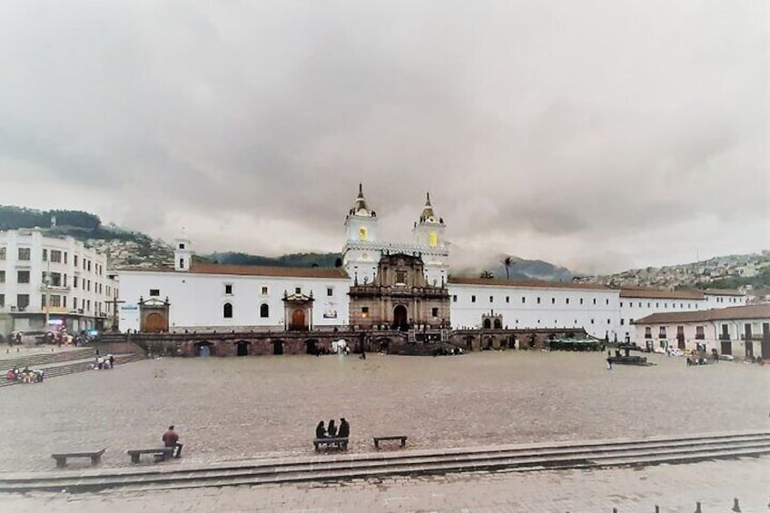 Small Group Tour of the City of Quito with Guide