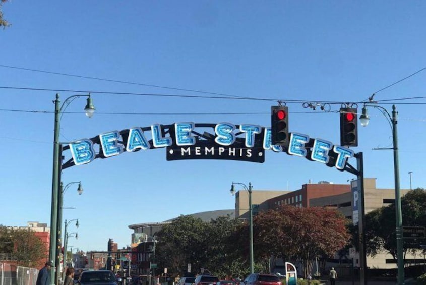 Guided Memphis City Tour with Riverboat Cruise along Mississippi River