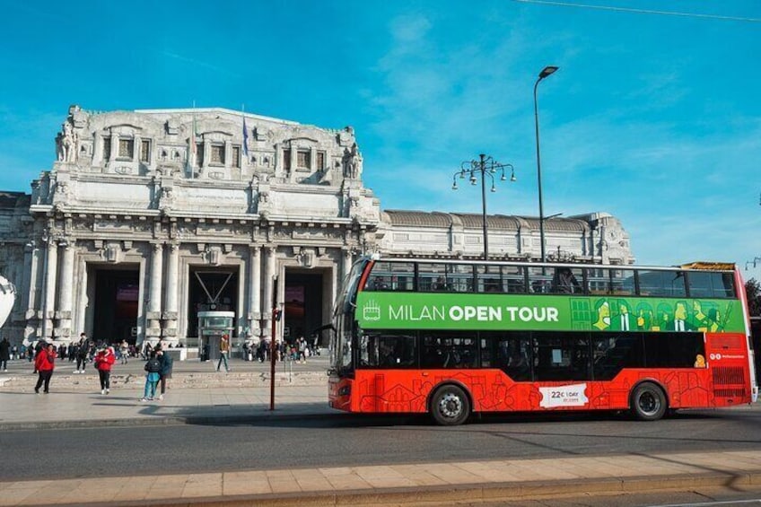 Fashion Design and Leisure Bus Tour Valid for 1 Day