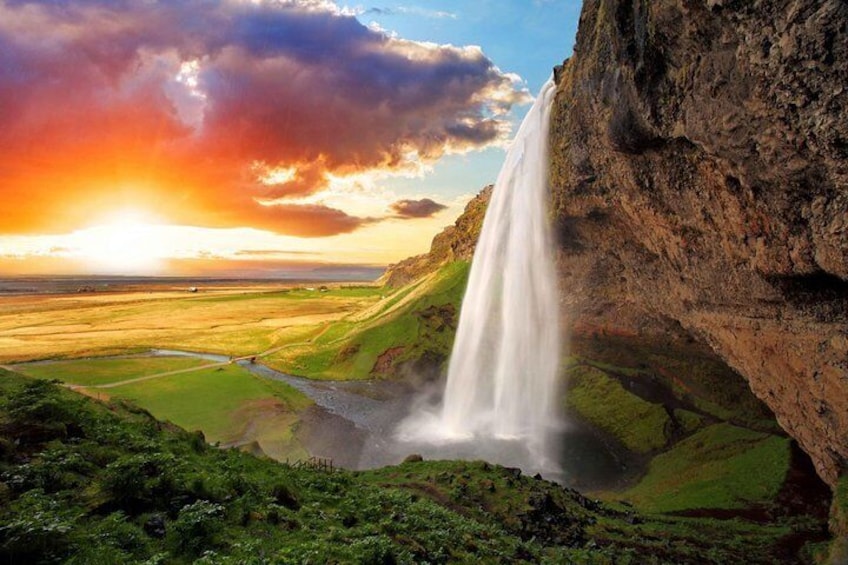 Iceland in a Nutshell 5 Nights - 6 Days Coach Tours