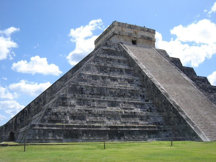 Chichén Itzá Express Tour with Breakfast