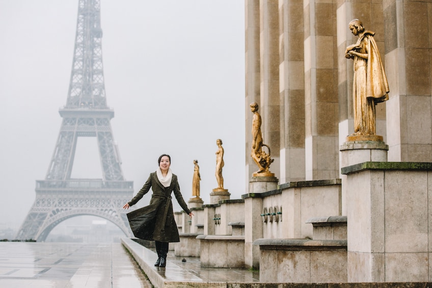 Åpne bilde 1 av 7. Paris Vacation Photo Shoot with a Professional Photographer