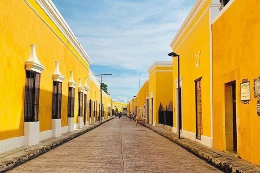  Romantic tour in Izamal