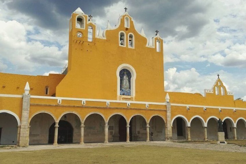 Romantic tour in Izamal