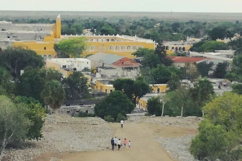  Romantic tour in Izamal