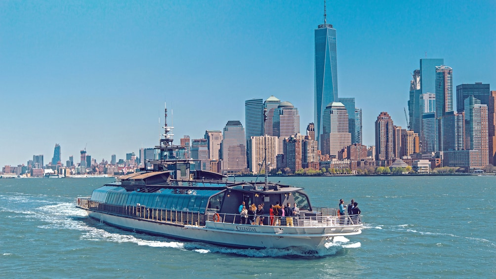 tour boat in new york