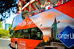 Combo: Lisbon Zoo Admission with 2-Day Hop-On Hop-Off Bus Pass