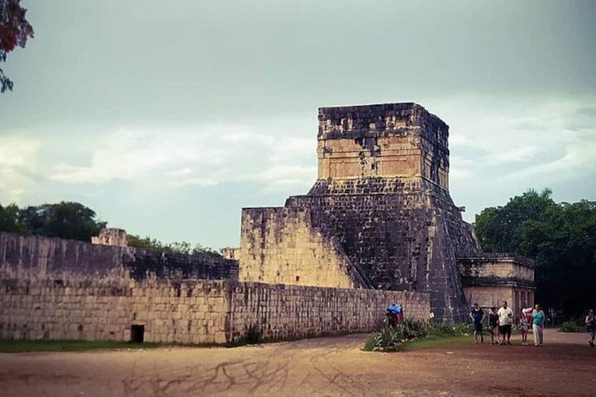 Pok ta pok ceremonial center (Ball game)