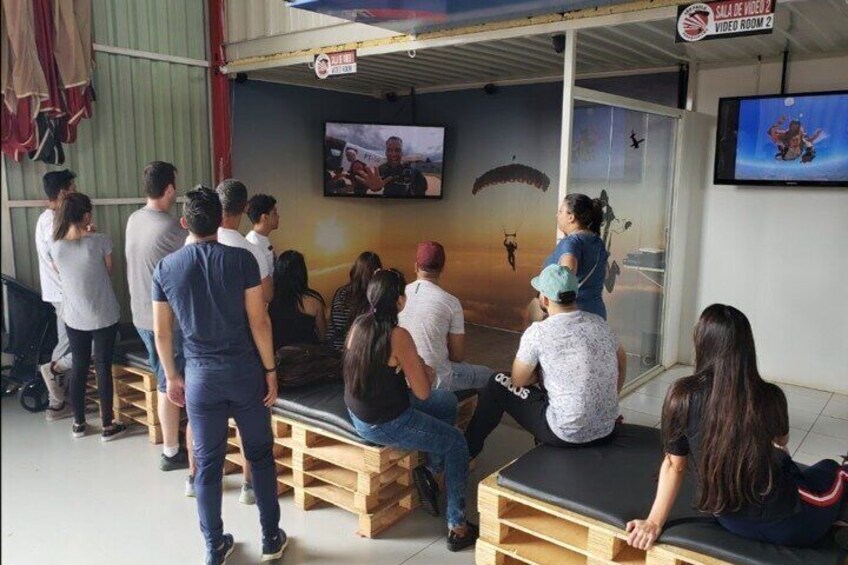 Full-Day Private Double Parachute Jump Experience in Boituva – (Skydiving)