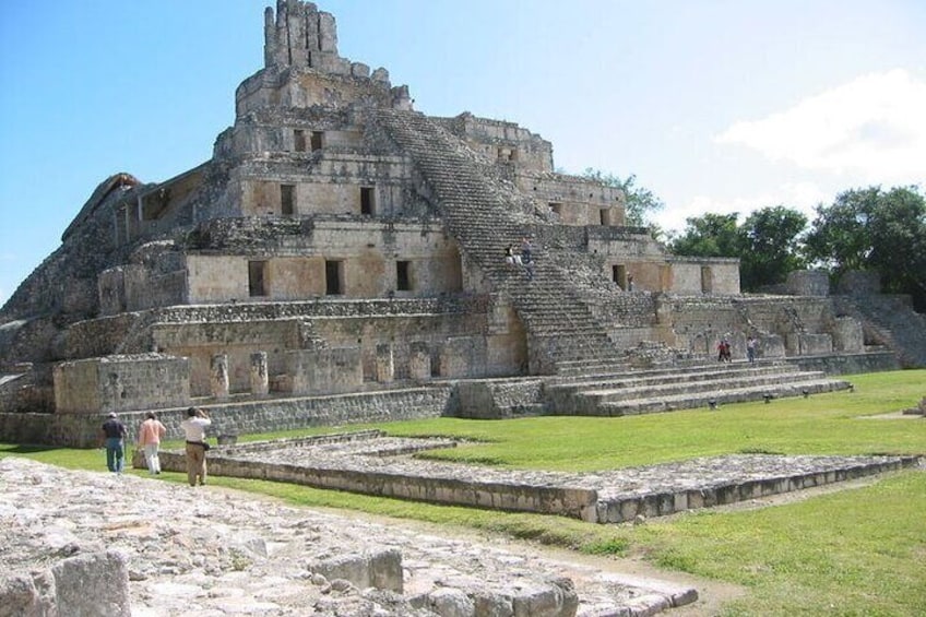 Tour to Edzná and La Casa de los Itzaes from Campeche