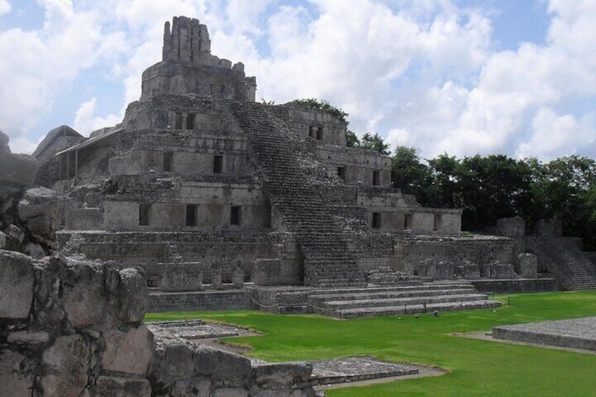 Tour to Edzná and La Casa de los Itzaes from Campeche