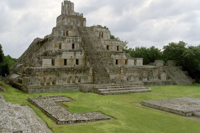 Tour to Edzná and La Casa de los Itzaes from Campeche