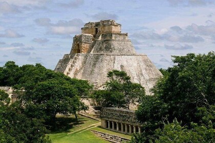 Private Tour: Uxmal & Sotuta de Peon with Lunch by Yucatan Concierge