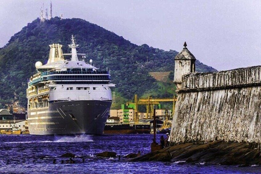 Santos and Guarujá Beaches Full-Day Private Boat Tour