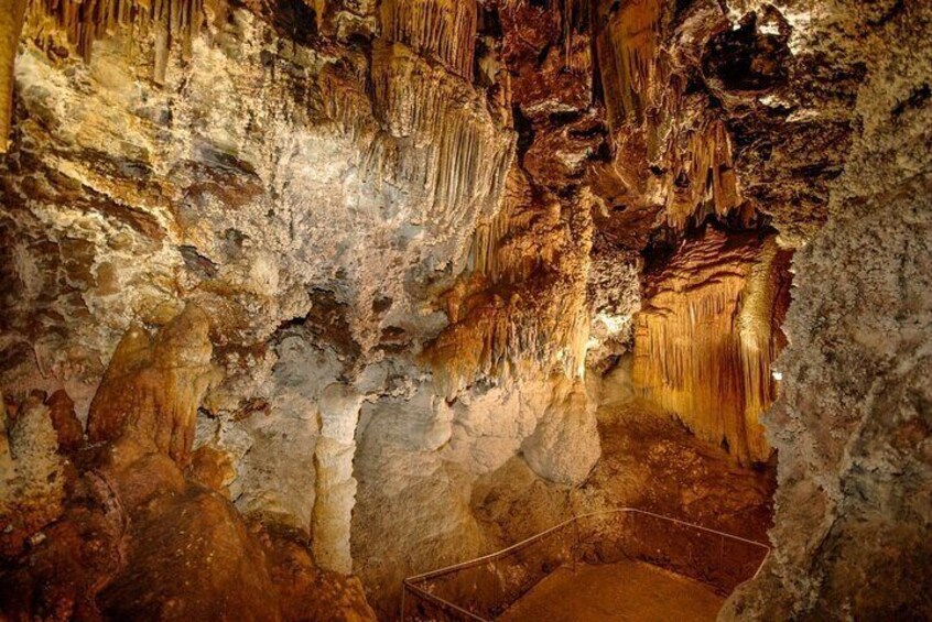 Nombre de Dios Caves and Quintas Carolinas Tour from Chihuahua