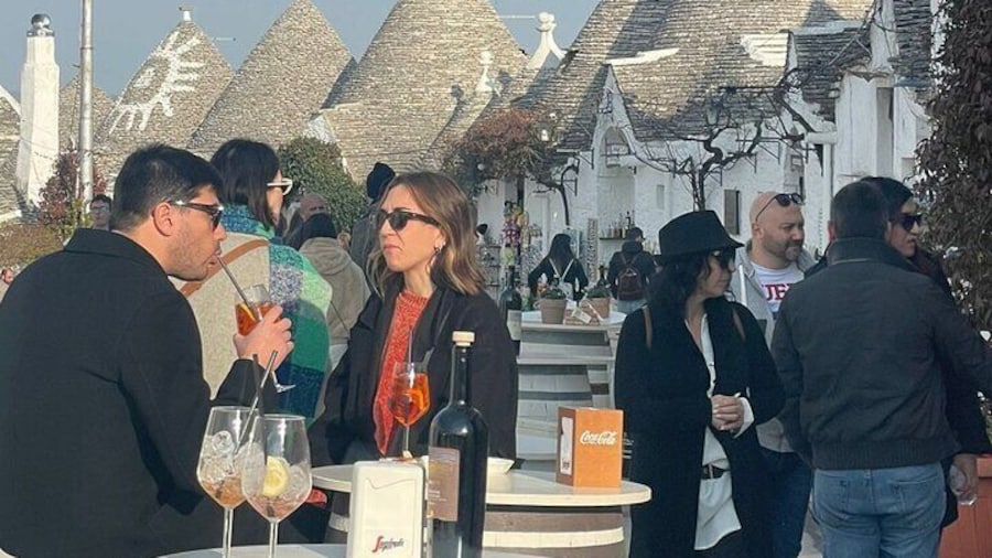 Alberobello walking tour with aperitif