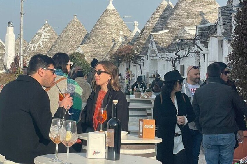 Alberobello walking tour with aperitif