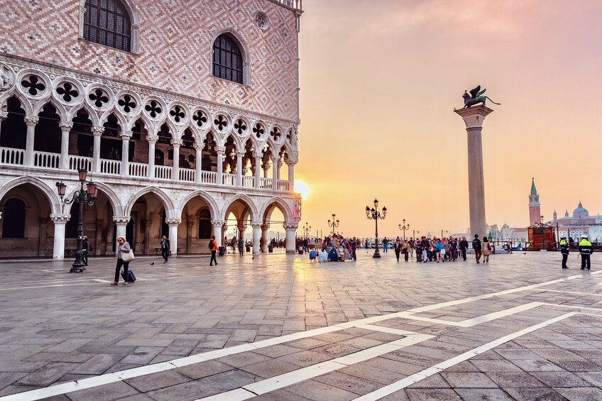 Doge's Palace guided tour with Skip-the-Line Entry